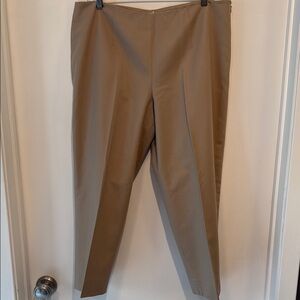 Tan Tahari Cotton Stretch Capris with Straight Leg and Flat Front Size 14 EUC